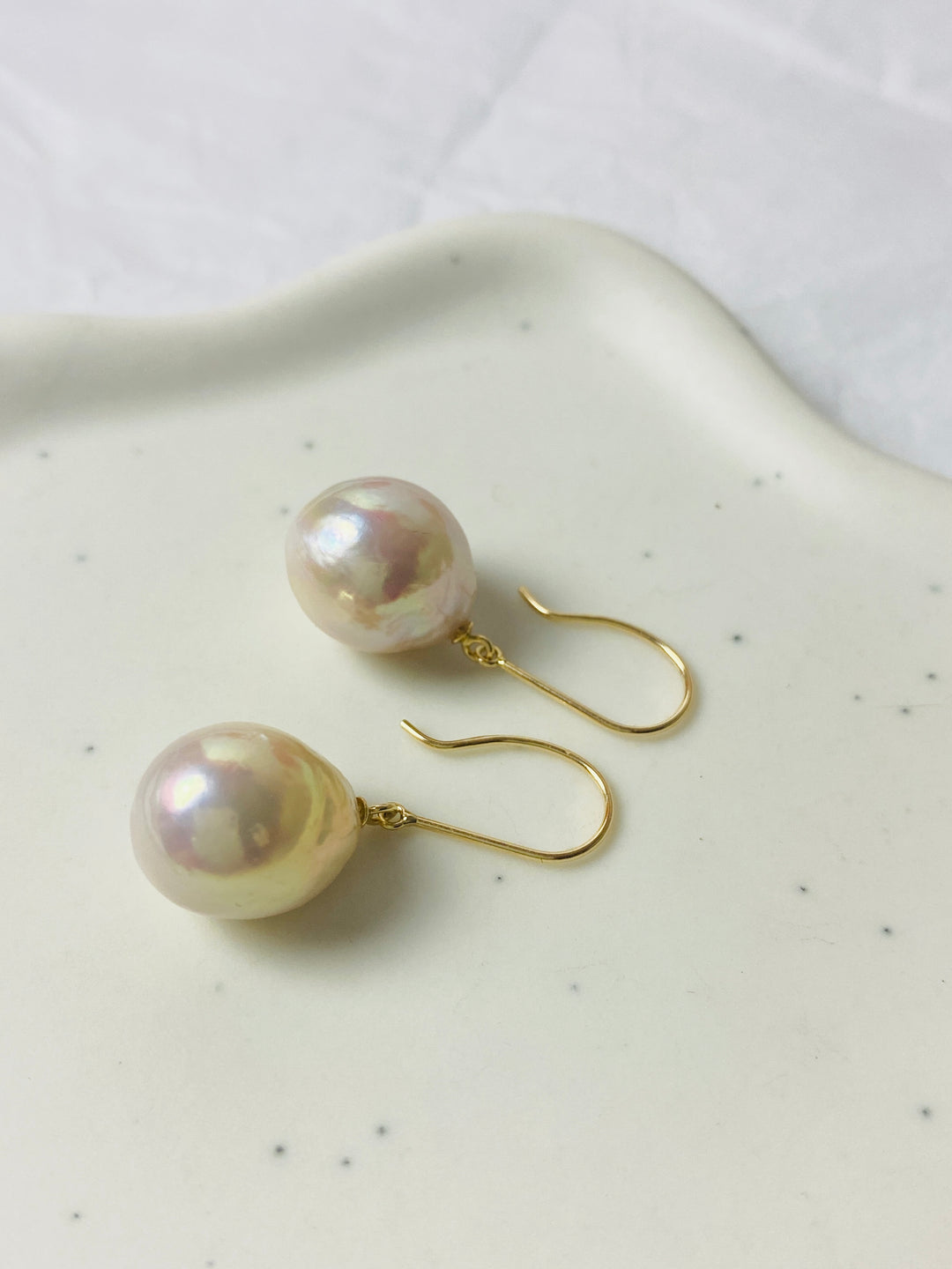 Amara Ming Pearl Earrings - SimplyO