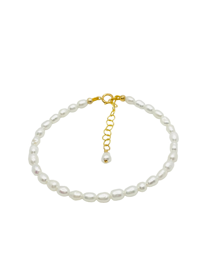 Perlenarmband Sina aus naturweißen Süßwasserperlen mit Verlängerungskette