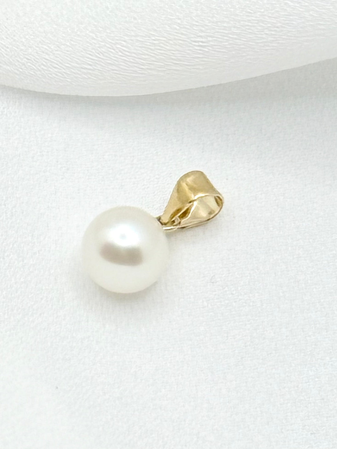 Akoya Perlenanhänger mit 6–6,5 mm Akoya-Zuchtperle und Anhängeröse aus 14k Gelbgold
