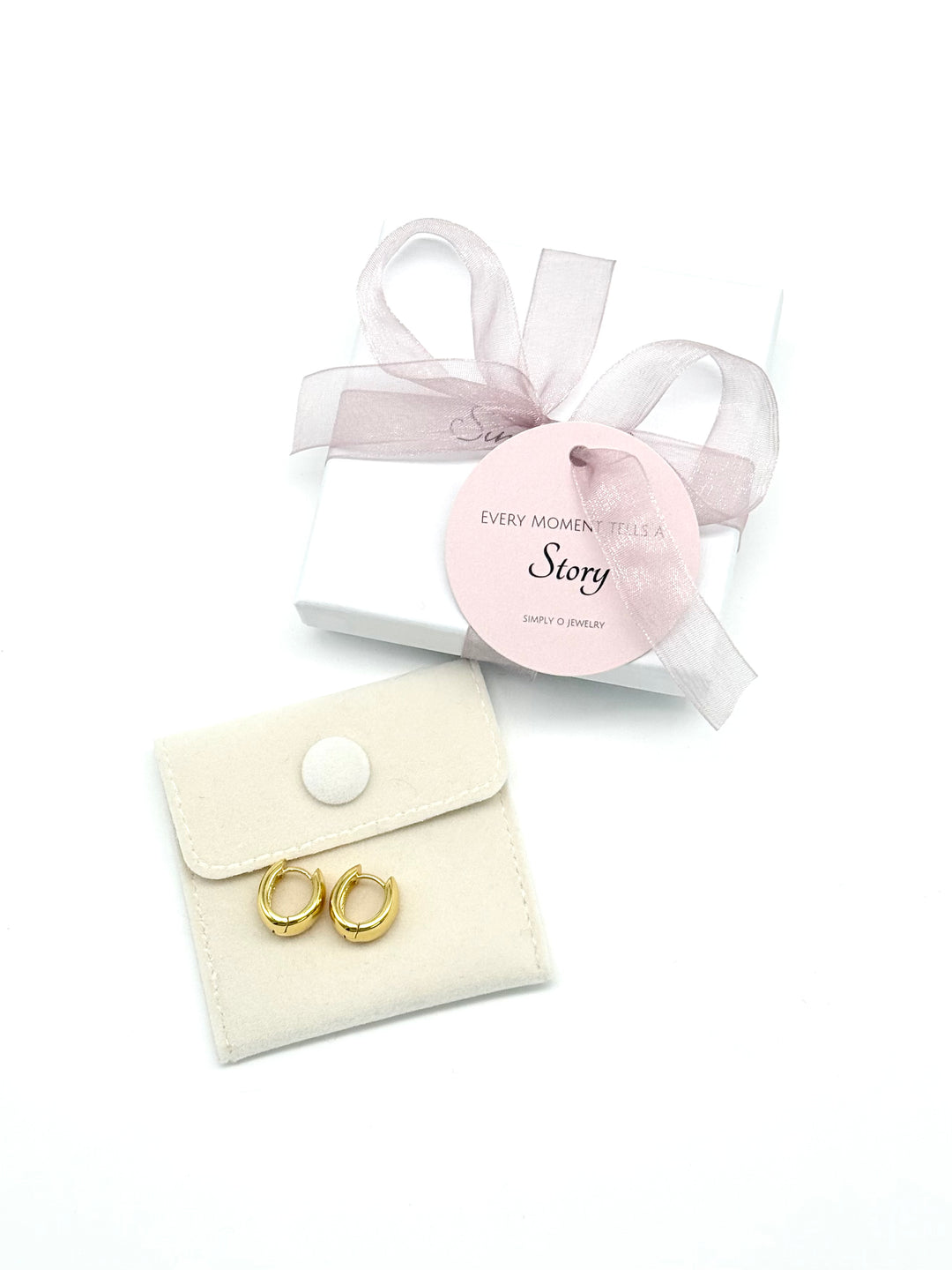 Claire Hoops mit 18k Vergoldung in Schmuckbox mit Simply O Verpackung