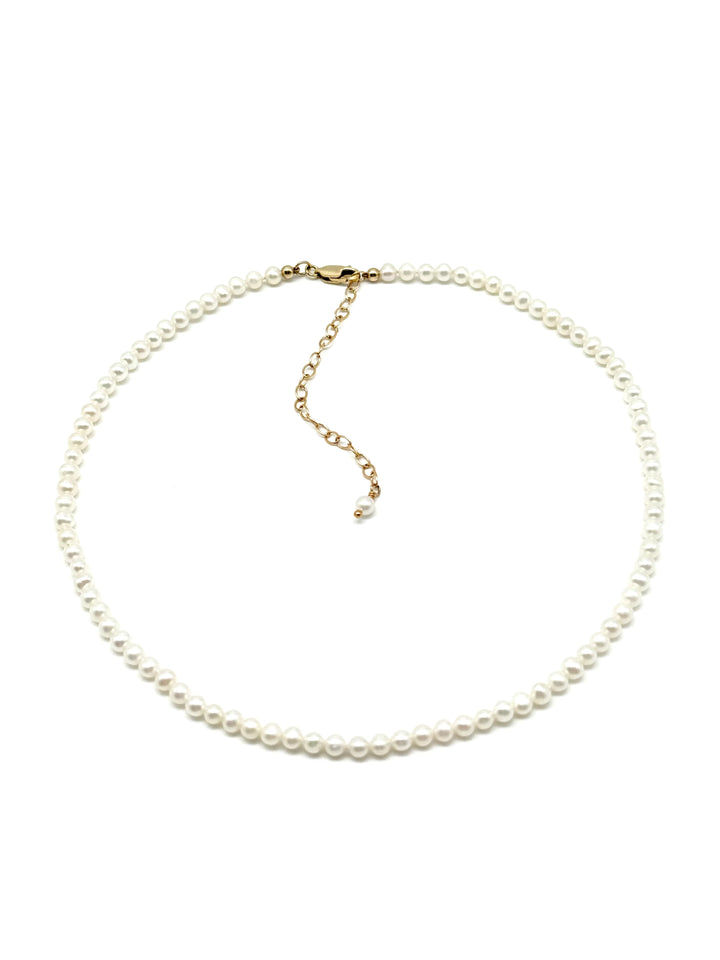 Perlen Choker mit kleinen naturweißen Süßwasserperlen 3.5–4 mm