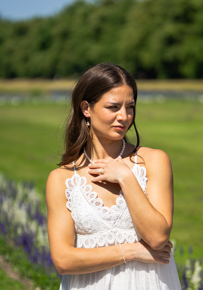 Dorée Perlenarmband am Model – eleganter Perlenschmuck für den Alltag und besondere Anlässe, Simply O Jewelry