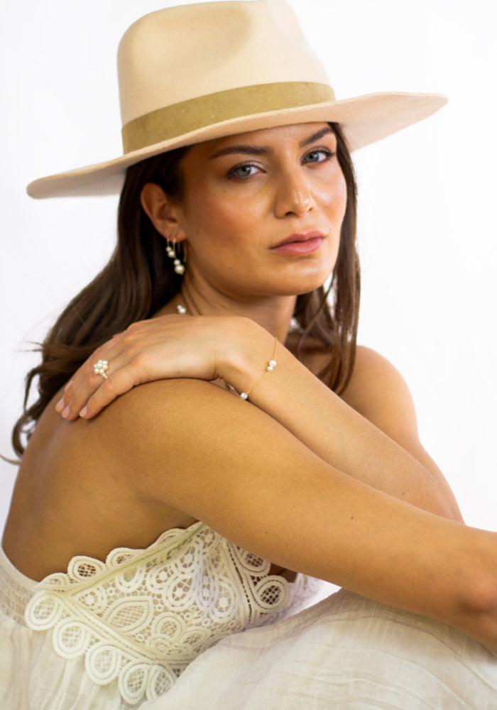 Bisou de Perle Ohrringe kombiniert mit passendem Armband - SimplyO