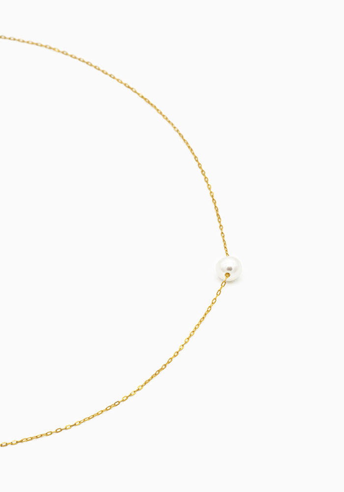 Solitaire Pearl Necklace aus 14k Gold mit runder Süßwasserperle in naturweiß - SimplyO