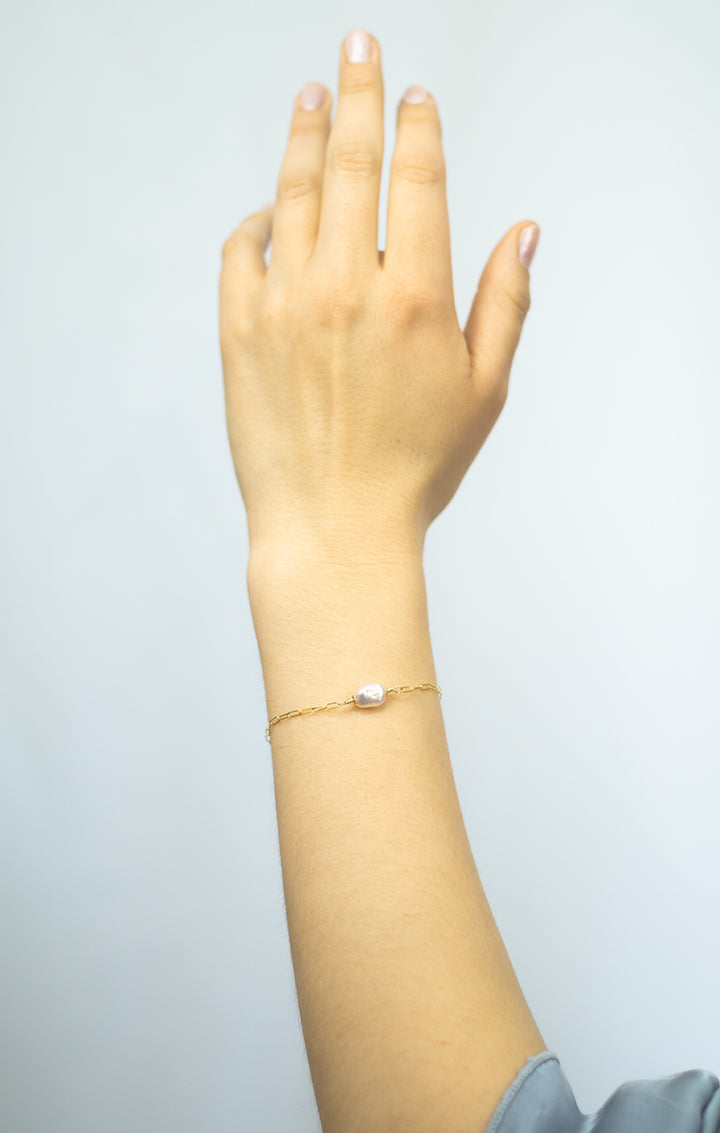 Goldarmband Nia mit Keshi Perle - SimplyO