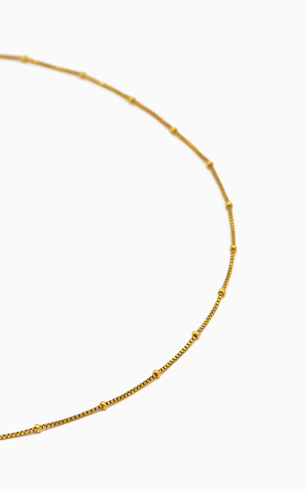 Satellite Box Necklace aus 14k Gold Filled mit feiner Boxkette und kleinen Satelliten-Elementen - SimplyO